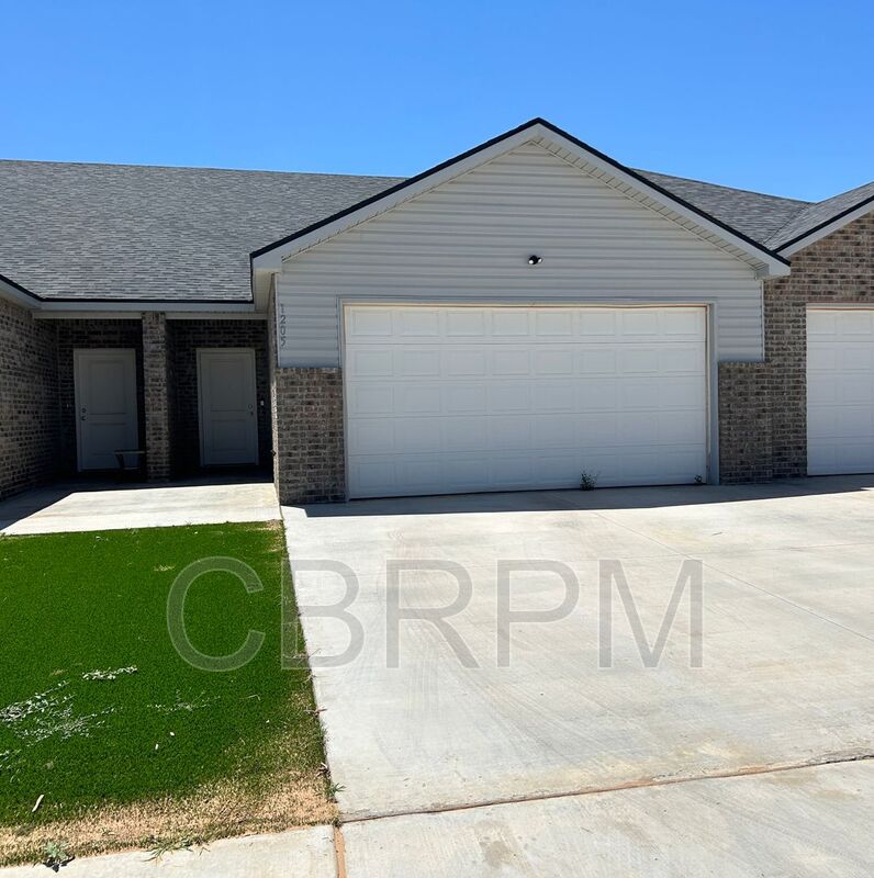 Lubbock House: 1205 N. Evanston Avenue