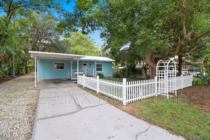 Crystal River House: 750 Northeast 2nd Avenue