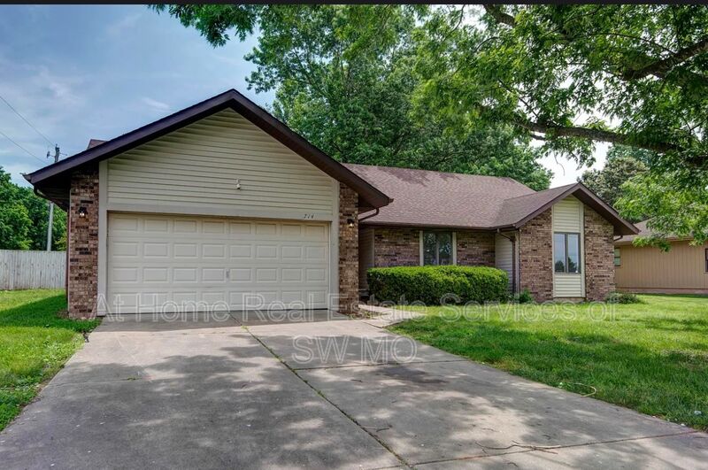 Nixa House: 714 N Fort St