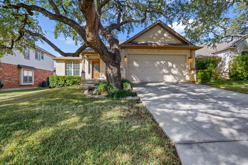 San Antonio House: 1115 Willow Knoll