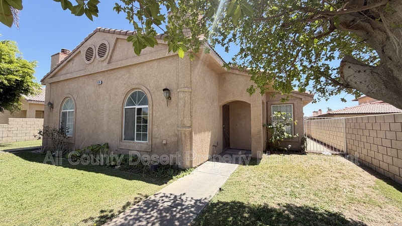 Cathedral City Condo: 28260 Landau Blvd