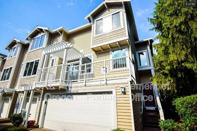 Beaverton Townhome: 16070 SW Audubon St