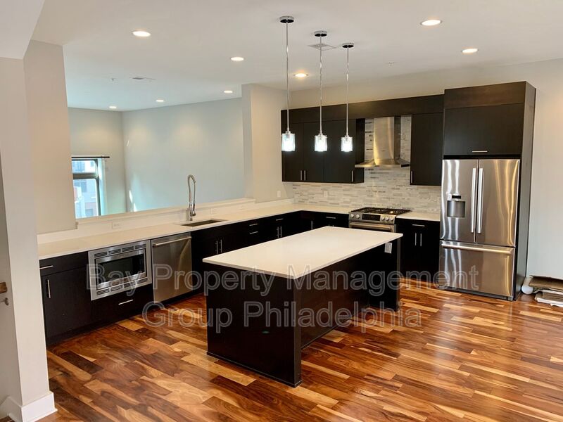 Philadelphia House: 842 N American St