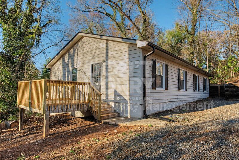 Eden Condo: 615 Dumaine Street