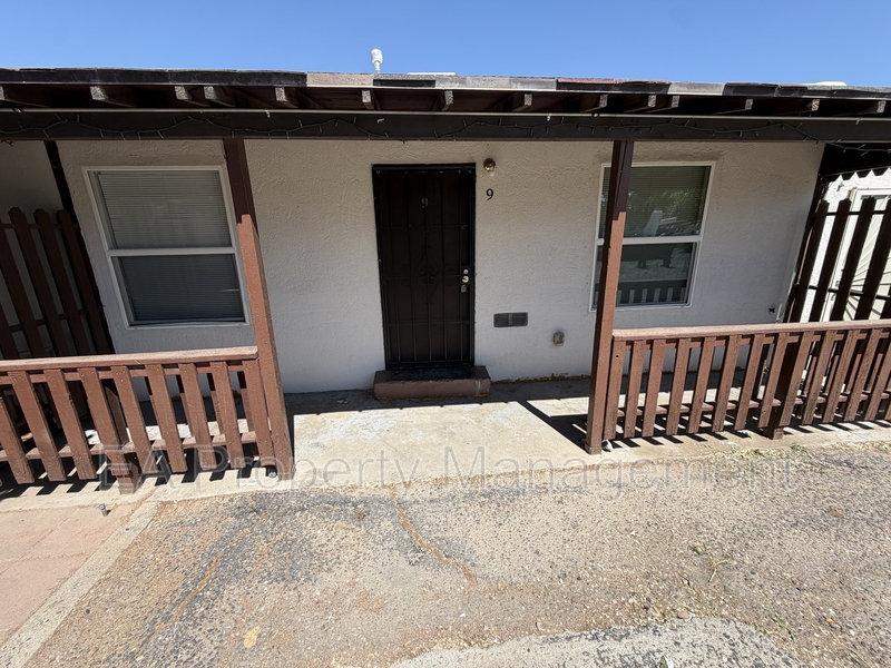 Albuquerque Condo: 117 40th St NW