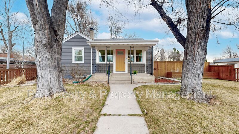 Englewood House: 3090 S Marion St