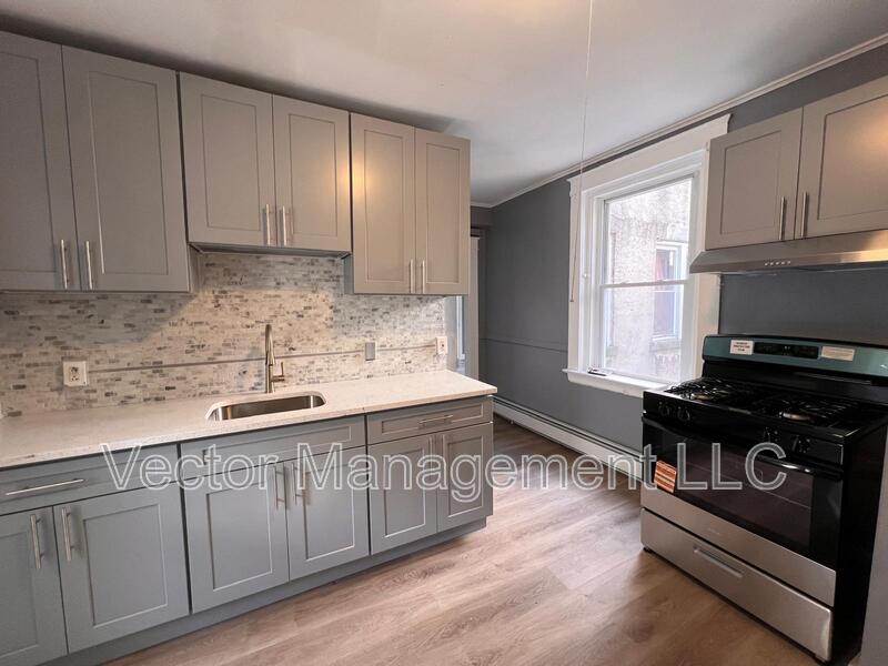 New Britain Condo: 57 Whiting Street - 166 Glen-4