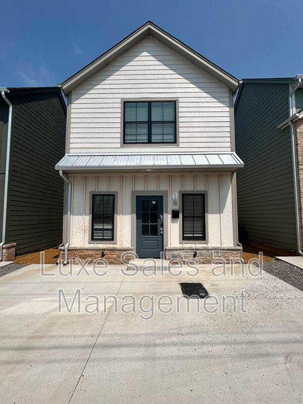 Edmond House: 614 W. 2nd Street Suite 110