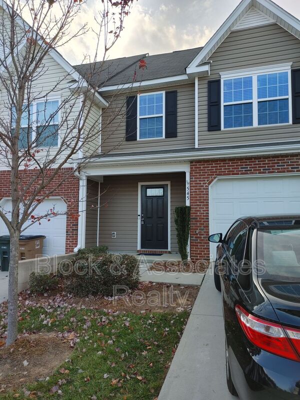 Greensboro House: 545 Song Sparrow Ln