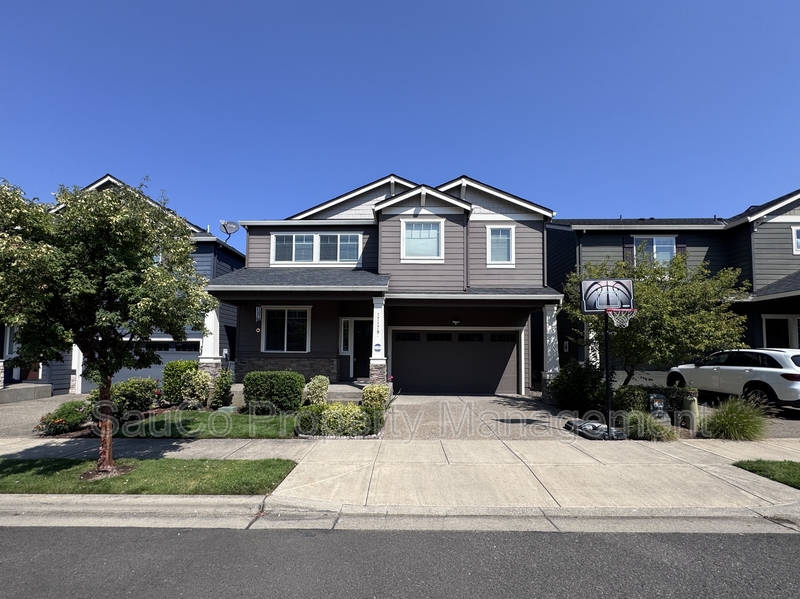 Portland House: 17179 Northwest Trillium Street