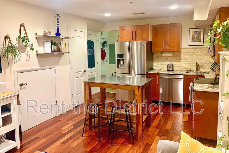 Washington Condo: 1424 L Street SE