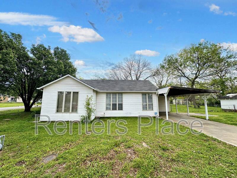 Pryor House: 201 S Ora St