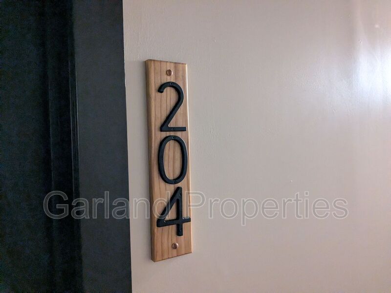 Pulaski Condo: 34 1st St NE