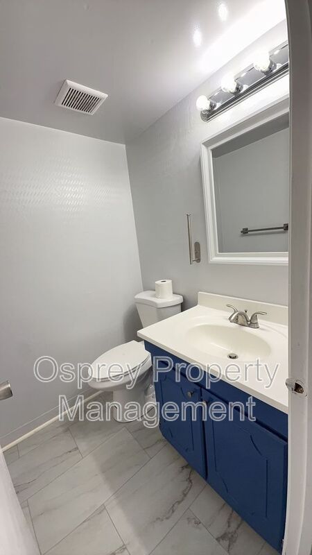 Spacious 3-Bedroom Norfolk Townhome with In-Unit Laundry and Fenced Outdoor Space - Photo 6