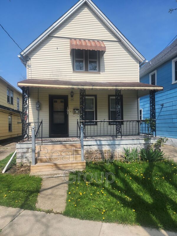 Buffalo House: 197 Condon Ave.