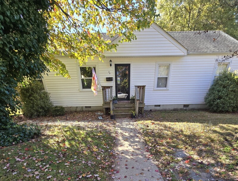 Sandston House: 29 Wootton Road