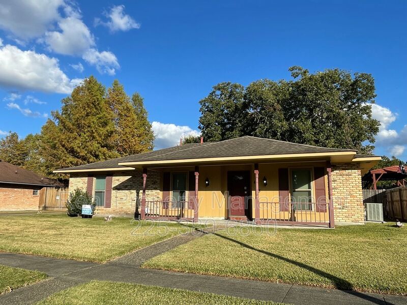 Baton Rouge House: 4513 Woodlyn Dr.