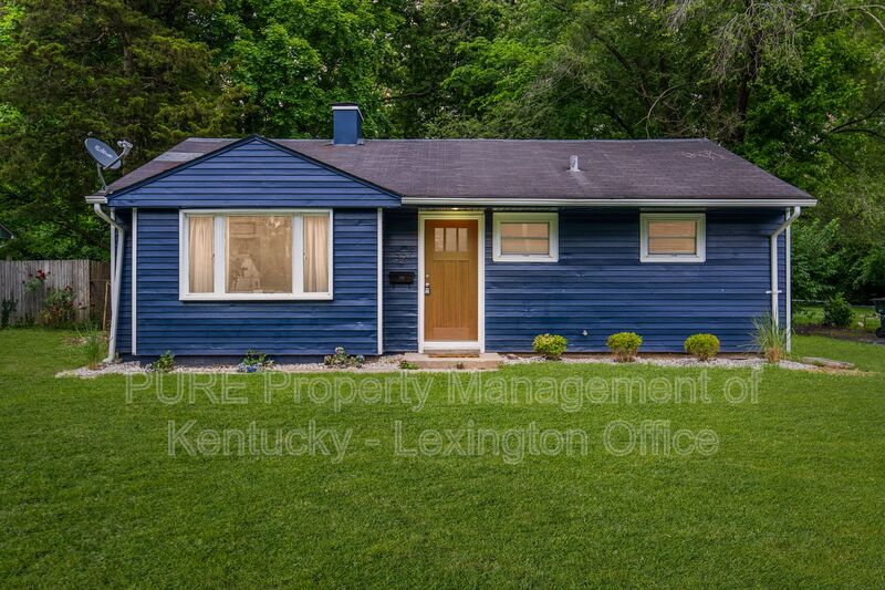 Lexington House: 321 Mockingbird Lane