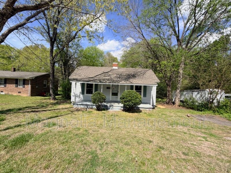 Henderson House: 359 Davis Street