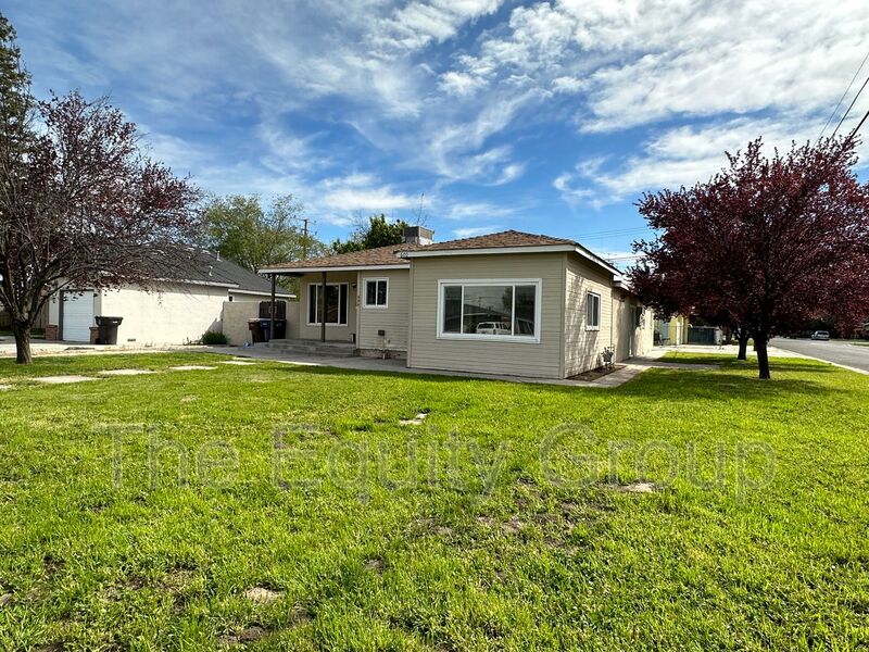 Tulare House: 600 North Dickran St