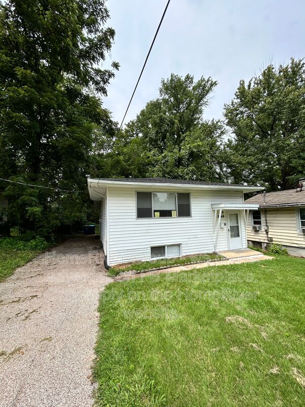 Jennings House: 8949 Huiskamp Ave