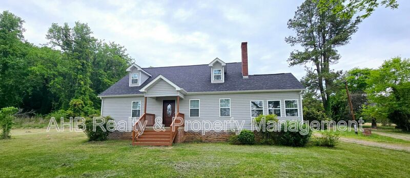 Snow Camp House: 220 Teague Trail