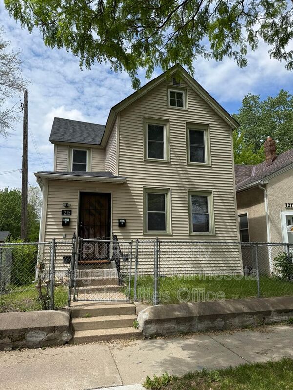Saint Paul Condo: 1215 Galtier St