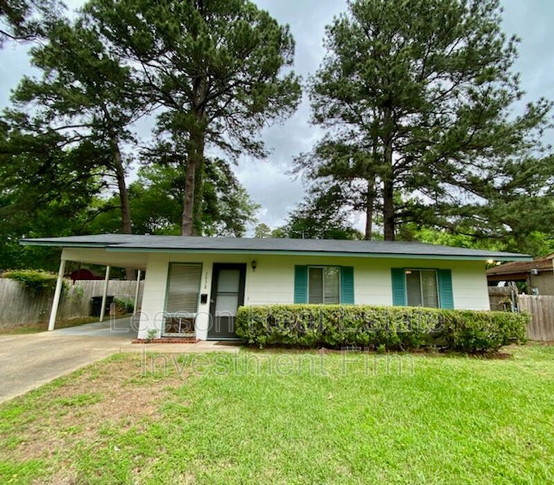 Shreveport House: 2838 Smithfield Road