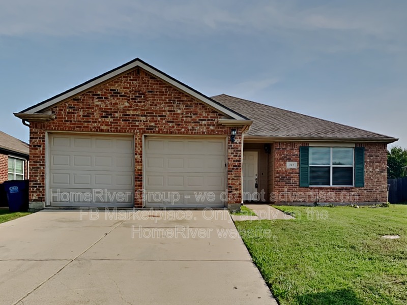 Glenn Heights House: 717 River Run Dr