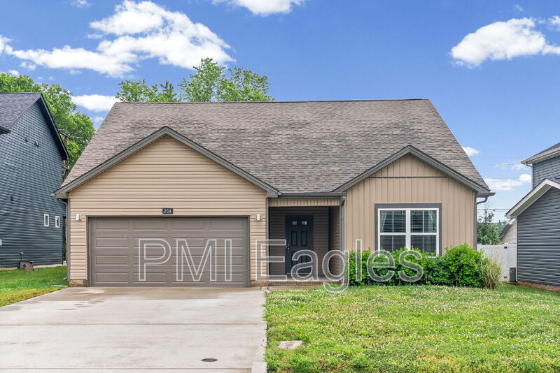 Clarksville House: 204 King Road