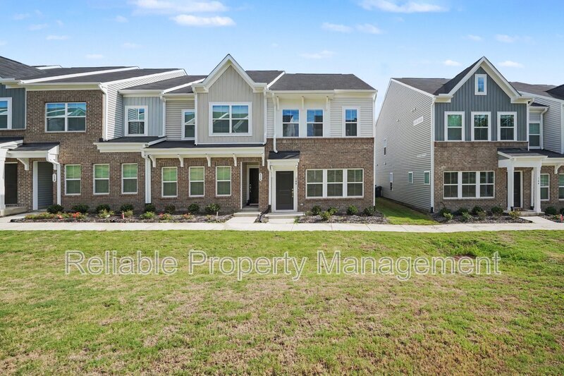 Garner Townhome: 140 Silver Fir Ln
