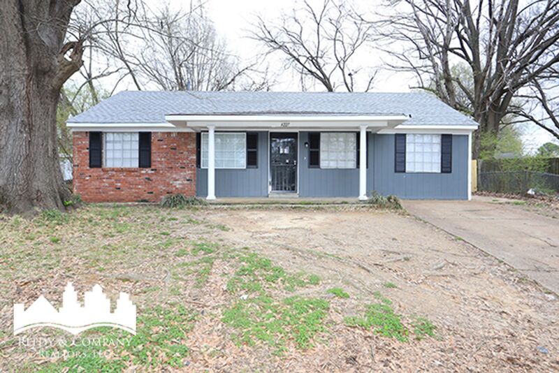 Memphis House: 4227 Kenosha Rd