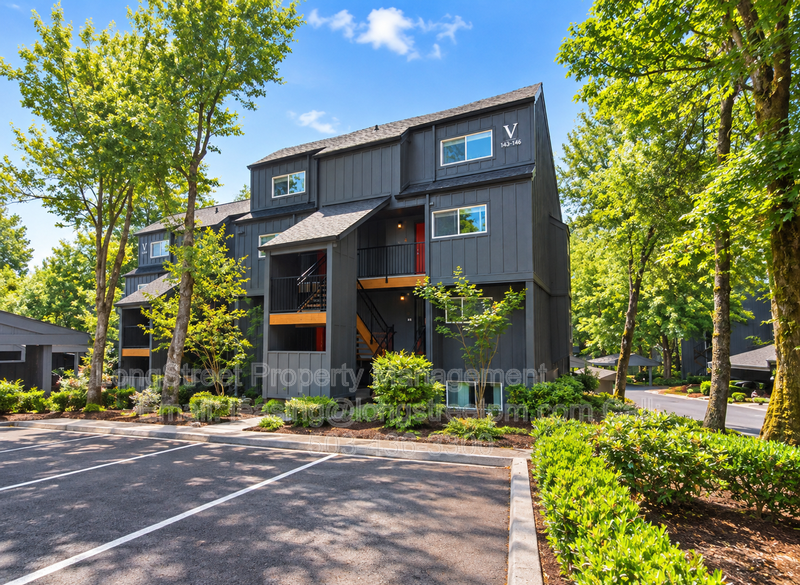 Lake Oswego Townhome: 4 Touchstone Dr