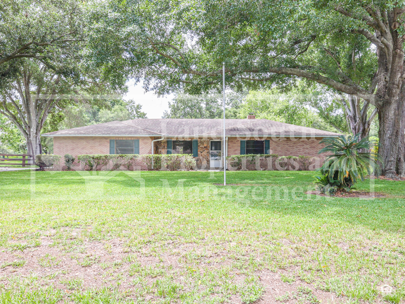 Winter Haven House: 2190 Belaire Dr