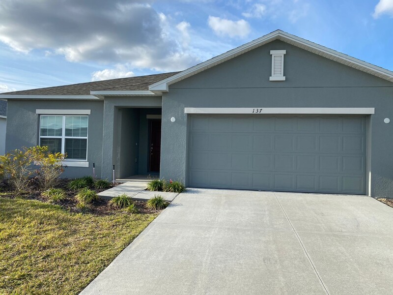 Davenport House: 137 Hamlet Loop