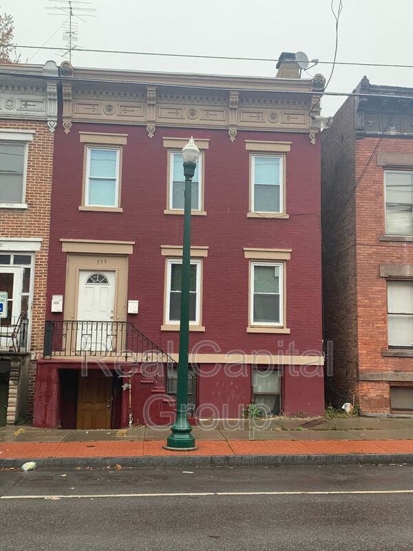 Request a Viewing for 339 Congress St., Apt 1 Tenant Turner