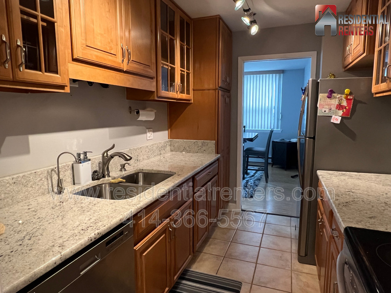 Milwaukee Condo: 1707 N Prospect Avenue