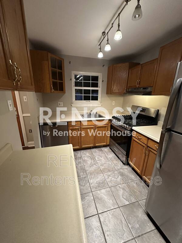 Rosedale House: 22 King Richard Ct