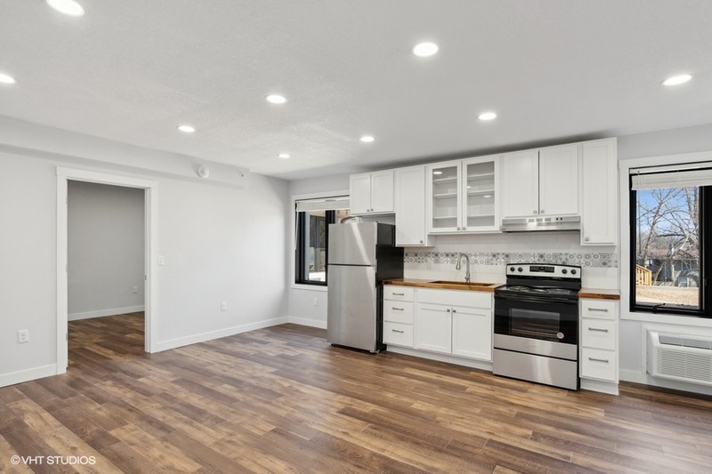 Pella Condo: 413 Jefferson Street - 19