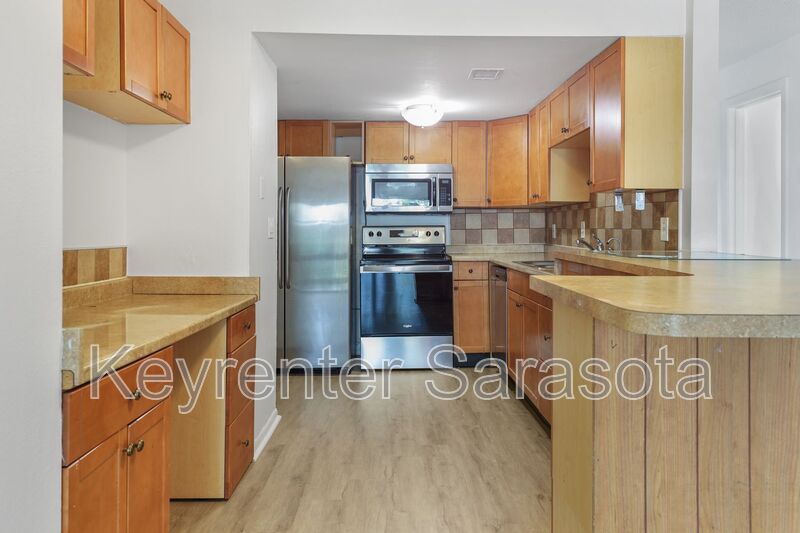Sarasota House: 3461 Clark Rd