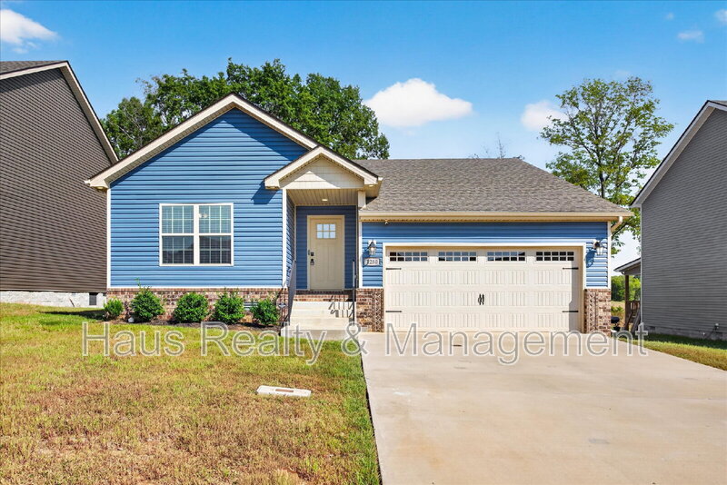 Clarksville House: 1280 Cardinal Creek Drive