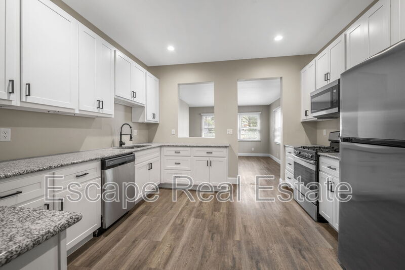 Saint Louis House: 5834 Victoria Ave