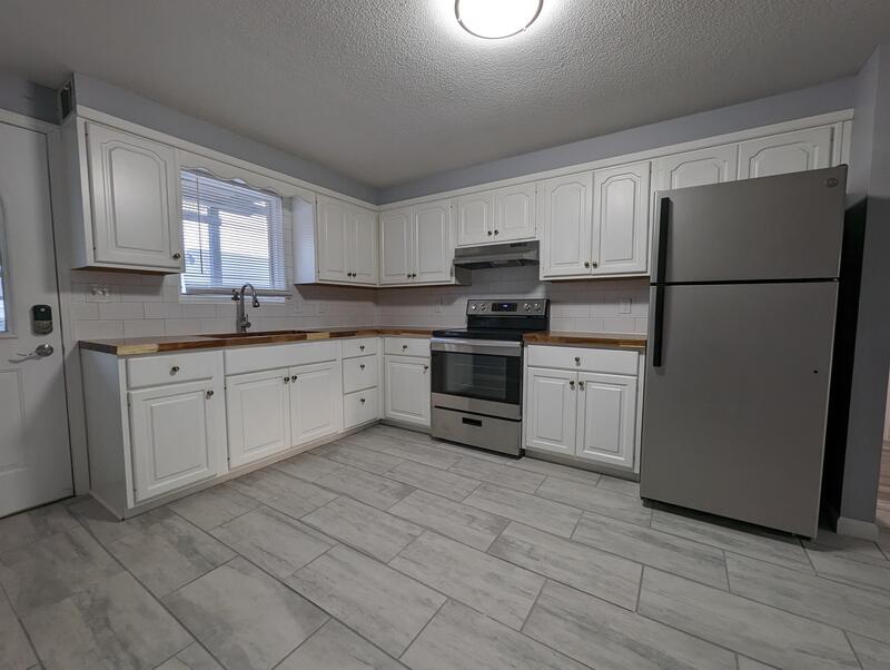 Pella Condo: 223 Carson Street - 2