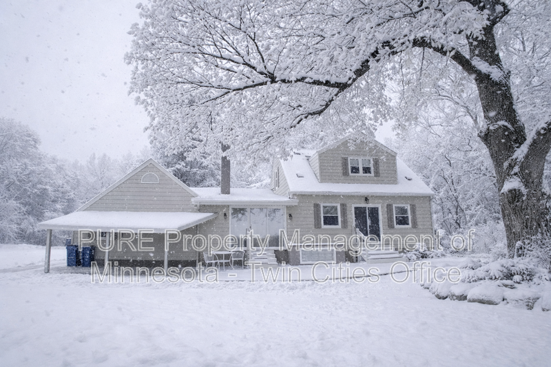 Little Canada House: 174 Twin Lake Blvd