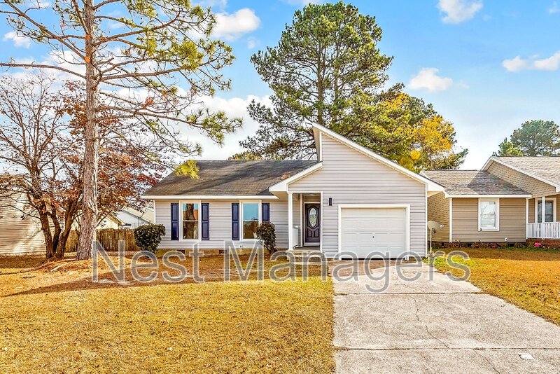 Fayetteville House: 705 Mosswood
