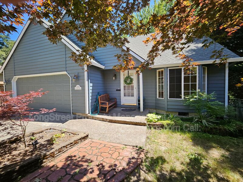 Hillsboro House: 5806 SE Pine St