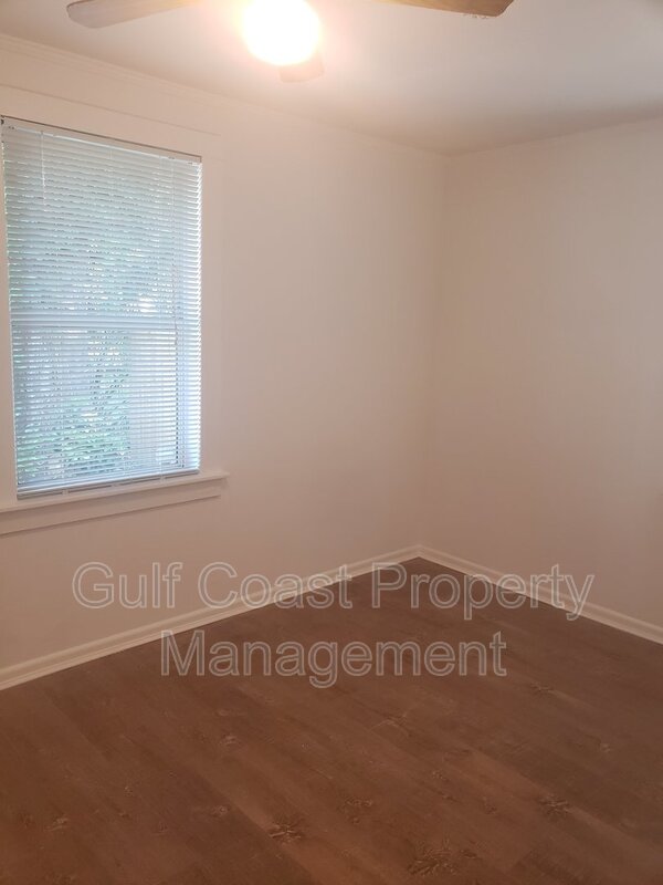1718 7th Street Sarasota FL 34236 - Photo 8