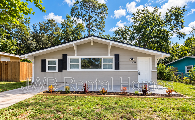 Jacksonville House: 8740 Free Ave