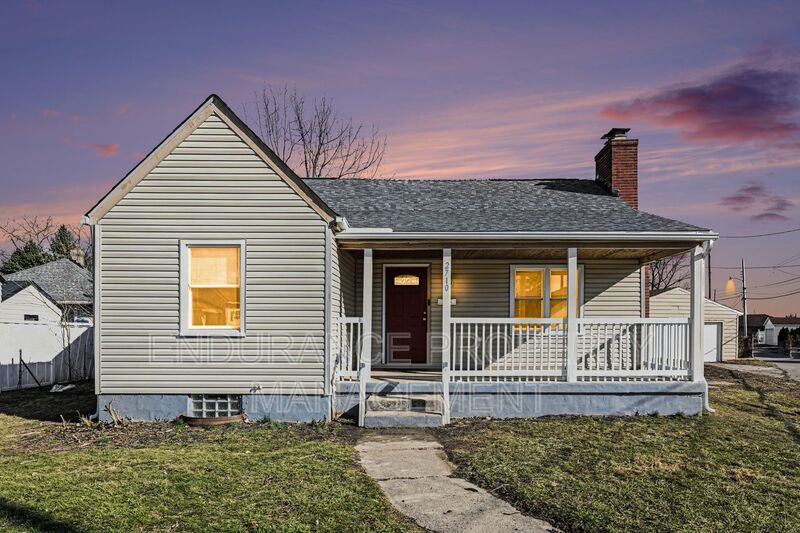 Dayton House: 2710 Hazel Ave