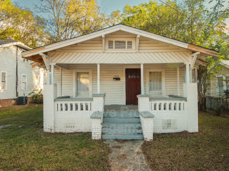 Birmingham House: 1439 Sloan Avenue